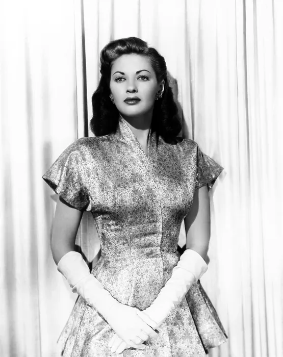 Framed Print : Yvonne De Carlo, ca. mid-1940s
