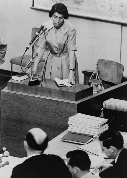 Framed Print : Zivia Lubetkin (1914-1976), testifying at Adolf Eichmann war crimes trial in Jerusalem