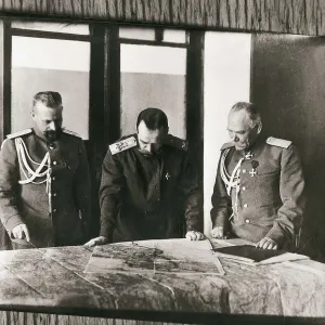First Wolrd War (1915). Tsar Nicholas II together with the Russian General Staff. AISA/Everett Collection**US SALES ONLY**