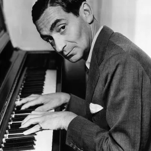 Irving Berlin at the piano, 1940s. Courtesy: CSU Archives / Everett Collection