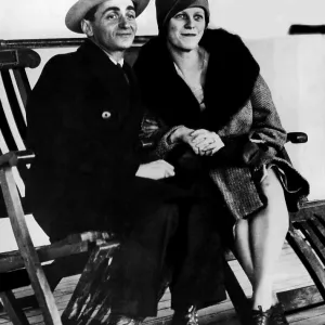 Irving Berlin and his wife, Ellin, arrive in England for their honeymoon, 1926. Courtesy: CSU Archives/Everett Collection