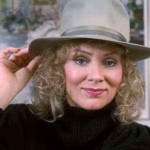 Jean Smart, Nov 1988