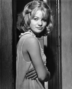 Images Dated 25th August 2006: 10 RILLINGTON PLACE, Judy Geeson, 1971