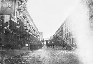 Images Dated 25th June 2008: 108th Street, east from Third Avenue