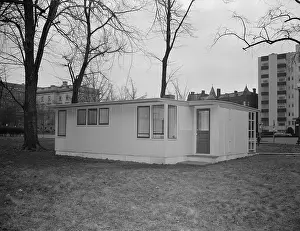 Lcgr1409 Prints: 30, 000 prefabricated house to be shipped to Great Britain under lend-lease in 1945