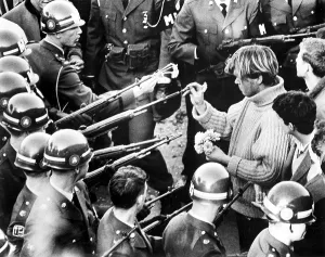 Everett Site Prints: 4/8/67 WASHINGTON: A group of Anti-Vietnam War pickets