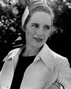 Polka Dot Prints: 40 CARATS, Liv Ullmann, 1973