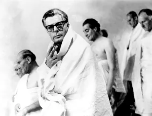 Towel Prints: 8 1/2, Marcello Mastroianni, 1963