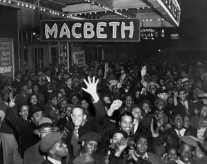 Images Dated 10th June 2013: African American crowd celebrates Voodoo Macbeth, 1936