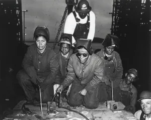 Manufacturing Prints: African American woman welders working on the Liberty Ship
