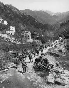 Advancing Prints: African Americans of the 92nd Infantry Division pursue retreating Germans through the Po Valley