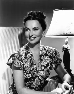 Print Dress Prints: Agnes Moorehead, mid 1940s