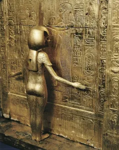 AISA/Everett Collection Canopic chest of Tutankhamun. 1333 BC. The goddess Isis shelters the dead Pharaoh. Inside the chest there was another alabaster chest with canopic vases