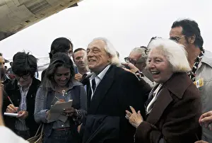 ALBERTI, Rafael (1902-1999). Rafael Alberti's arrival to the airport of Madrid in April 1977 from Rome, where he was in exile between 1963 and 1977