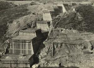 Images Dated 10th June 2013: Alder Dam construction site in Washington