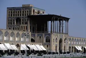Royal Palace Prints: Ali Qapu Palace, 17th Century, mixed technique - Whole artwork view