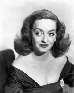 Images Dated 17th September 2010: ALL ABOUT EVE, Bette Davis, 1950
