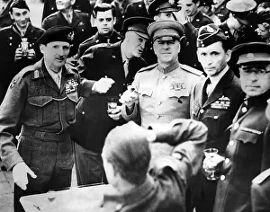 Russians Prints: Allied leaders drink a victory toast at Frankfurt am Main