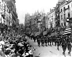 Images Dated 3rd December 2012: American Army troops parading in Perth, Scotland. World War I. 1918