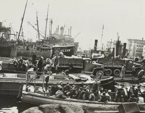 Harbors Prints: American soldiers disembark at Iceland on Oct