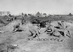 Football Prints: American soldiers of a field artillery battalion