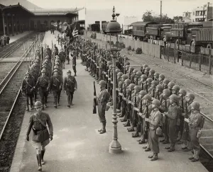 Rs4wn Prints: American soldiers present arms as French soldiers march past in Oran