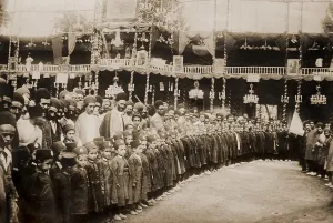 Iranian Prints: Anti-royalist demonstration of uniformed students and adults in Tabriz, Persia