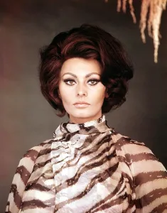 Eyeliner Prints: ARABESQUE, Sophia Loren, 1966