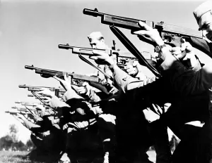 Images Dated 2nd August 2007: US Army trainees learn to fire the snubnose Thompson sub-machine gun
