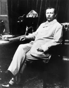 Doyle Prints: Arthur Conan Doyle, circa 1915. Courtesy: CSU Archives/Everett Collection