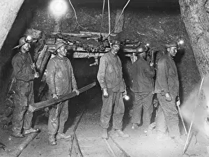 Union Prints: Attempt to rescue 43 men trapped in the G