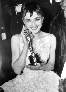 Story 75th Academy Awards Prints: Audrey Hepburn with her Academy Award for ROMAN HOLIDAY
