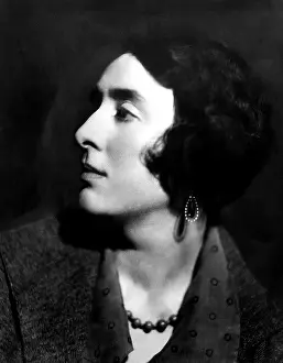 Author Prints: Author Vita Sackville-West. Courtesy: CSU Archives/Everett Collection