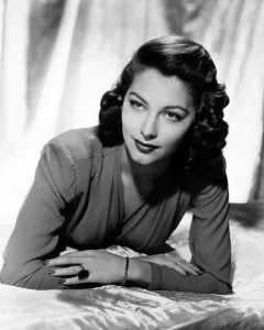 Cocktail Ring Prints: Ava Gardner, 1943
