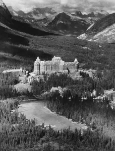 Images Dated 1st March 2007: The Banff Springs Hotel in the Bow River Valley of the Canadian Rockies