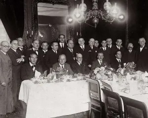 Benavente Prints: Banquet in honor of Jacinto offered by the SGAE dirigents in Lhardy (1935)
