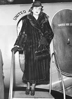 Socialite Prints: Barbara Hutton, on her way to Reno