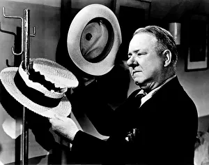 Movpor01 Prints: THE BARBER SHOP, W.C. Fields, 1933