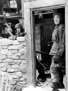 Taking Aim Prints: BATTLEGROUND, John Hodiak, Van Johnson, 1949