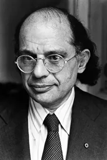 Poet Prints: Beat Poet Allen Ginsberg, ca.early 1980s. Courtesy: CSU Archives/Everett Collection