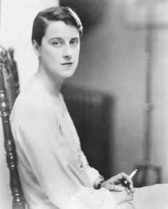 Images Dated 22nd November 2013: Beatrice Lillie, 1924