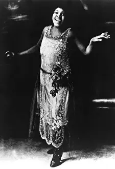 Bessie Prints: Bessie Smith, blues singer, 1920s. Courtesy: CSU Archives / Everett Collection