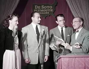 Quiz Show Prints: YOU BET YOUR LIFE, from left: contestants, George Fenneman, Groucho Marx, 1951-1961