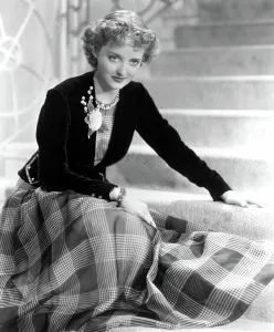 Plaid Prints: BETTE DAVIS