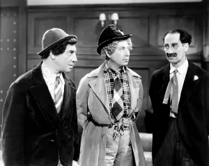Images Dated 26th January 2015: THE BIG STORE, from left, Chico Marx, Harpo Marx, Groucho Marx, 1941