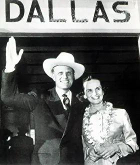 Billy Prints: Billy Graham greeted by wife, Ruth