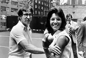 Tennis Prints: BILLY JEAN KING and BOBBY RIGGS IN 1973.. Courtesy: CSU Archives / Everett Collection