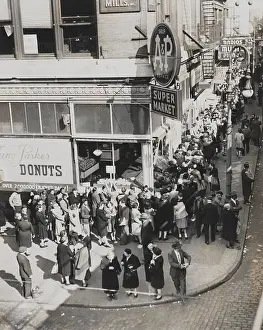 Lcgr1409 Prints: A block long crowd waiting for the opening of the A&P super market