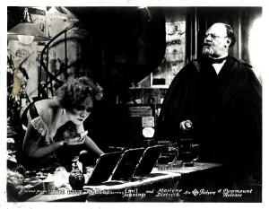 THE BLUE ANGEL, (aka DER BLAUE ENGEL), from left, Marlene Dietrich, Emil Jannings, 1930