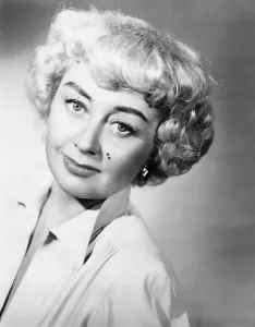 Images Dated 6th April 2015: THE BLUE VEIL, Joan Blondell, 1951
